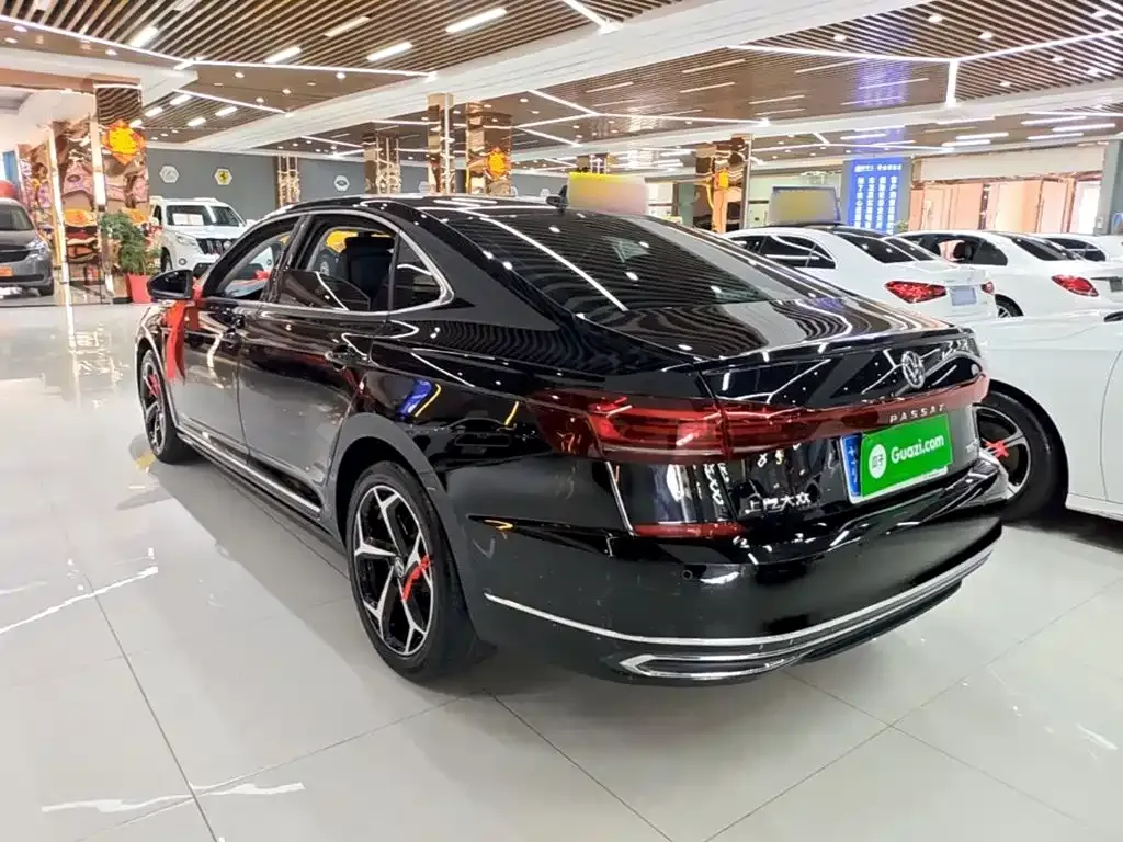 Volkswagen Passat — фото 8