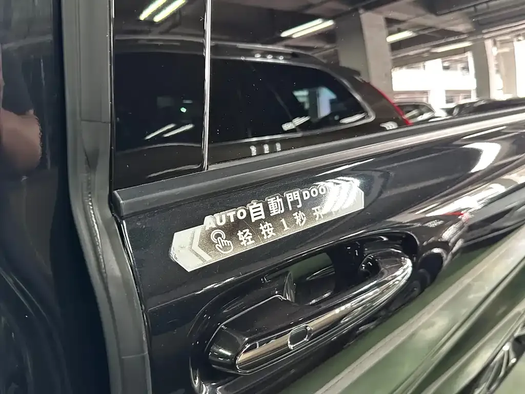 Toyota Granvia — фото 4