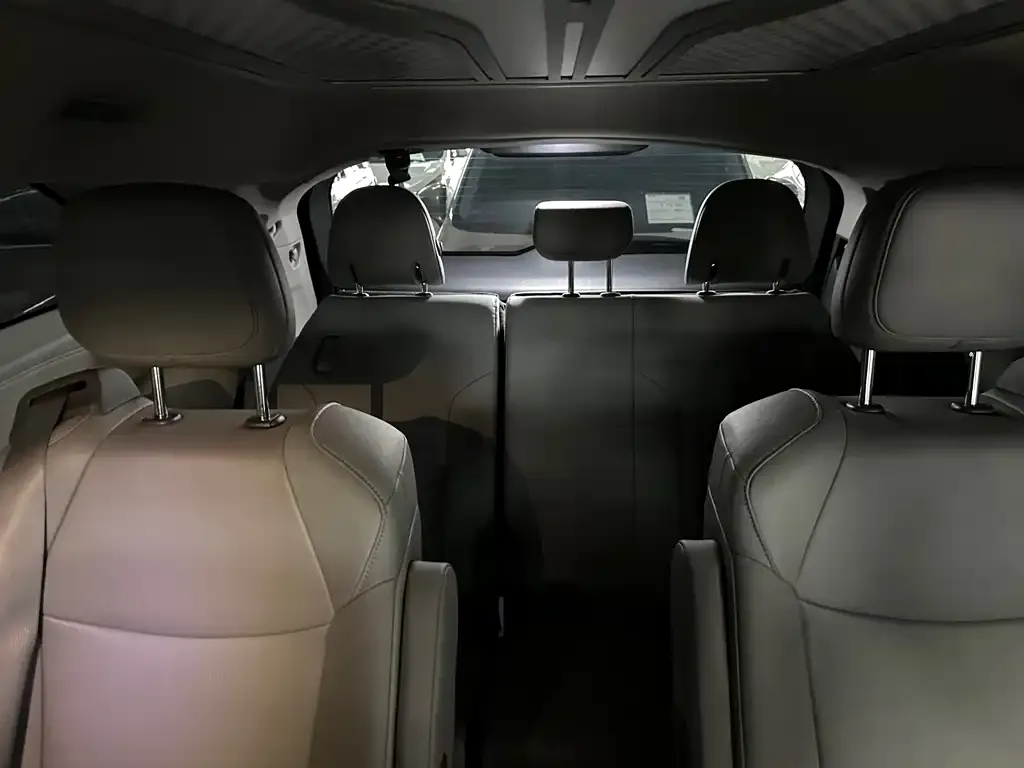 Toyota Granvia — фото 9