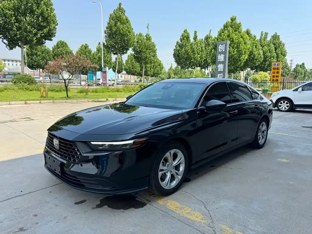 Honda Accord — фото 1
