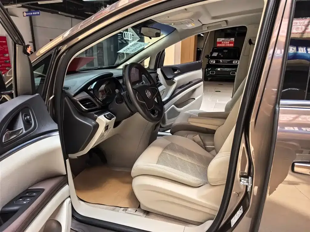 Buick GL8 2023 из CN, фото 4