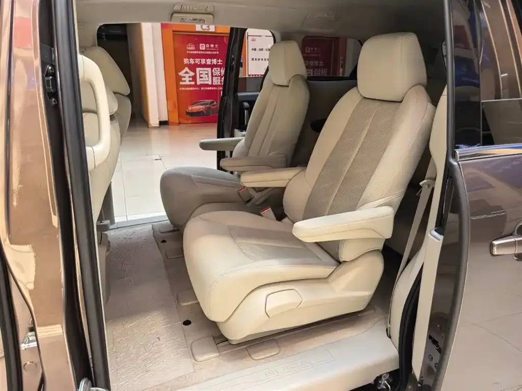 Buick GL8 2023 из CN, фото 3