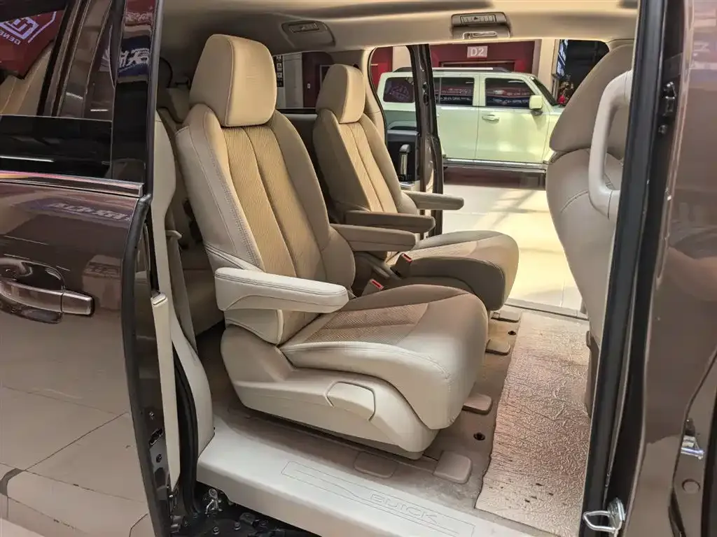 Buick GL8 2023 из CN, фото 7