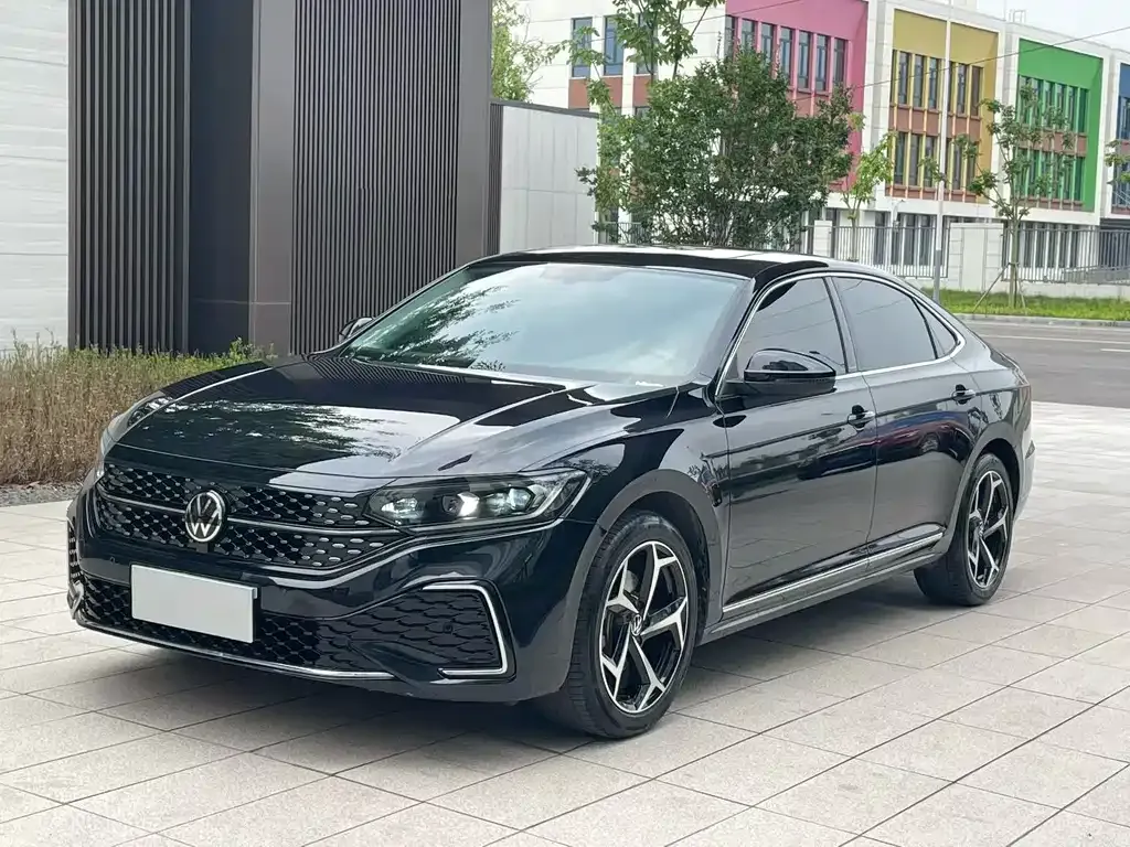 Volkswagen Passat — фото 1