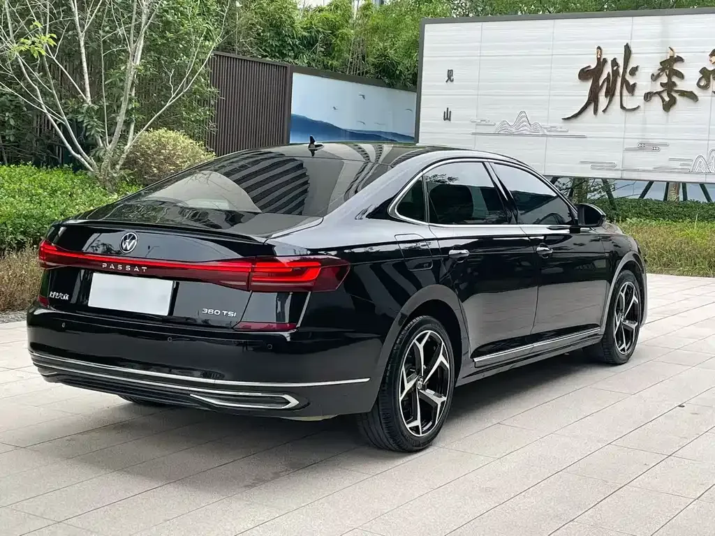 Volkswagen Passat — фото 9