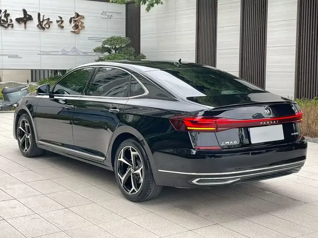 Volkswagen Passat — фото 8