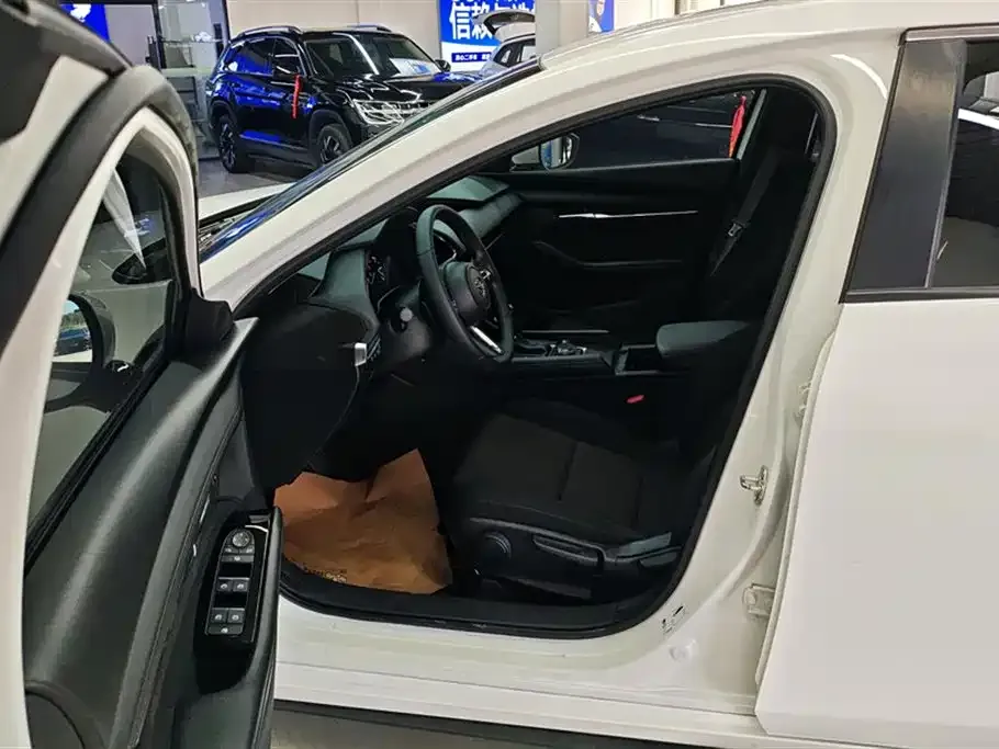 Mazda 3 Axela 2022 из CN, фото 9