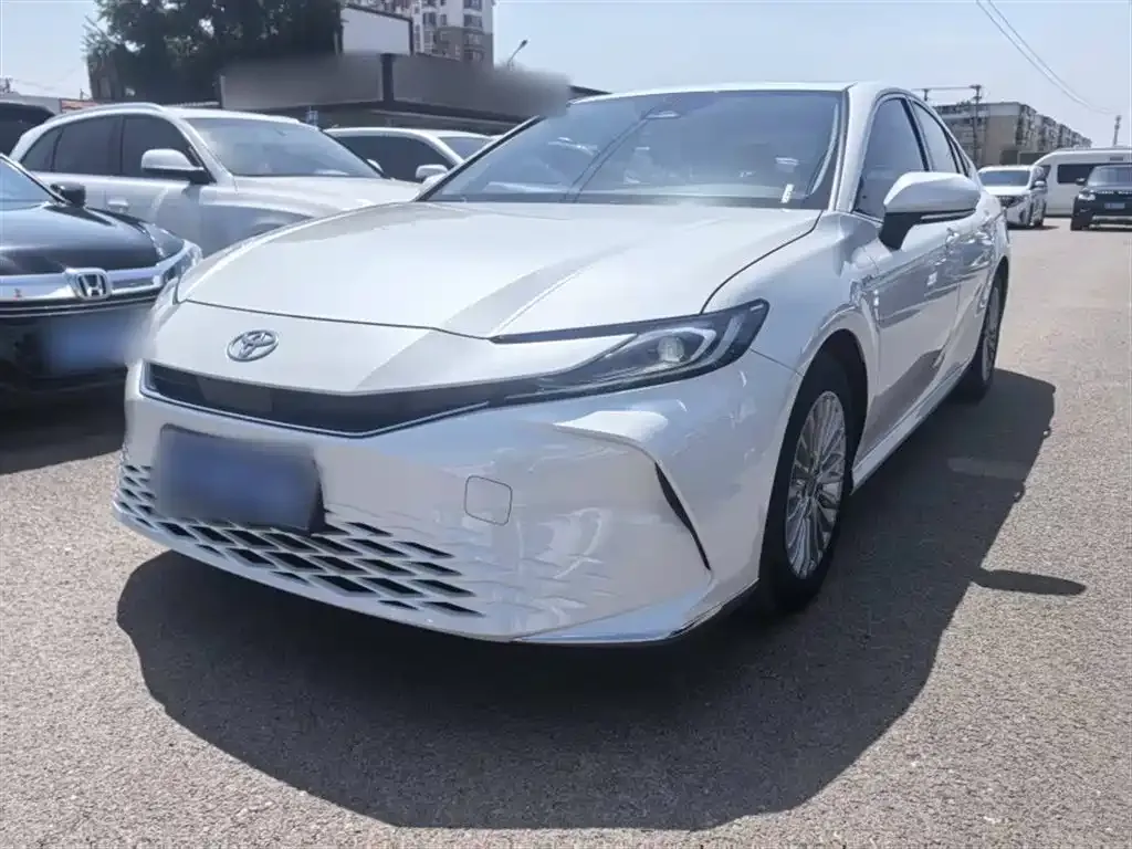 Toyota Camry — фото 10