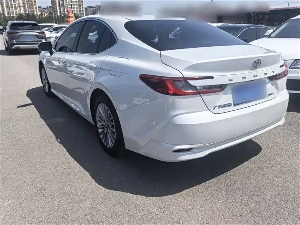 Toyota Camry — фото 8