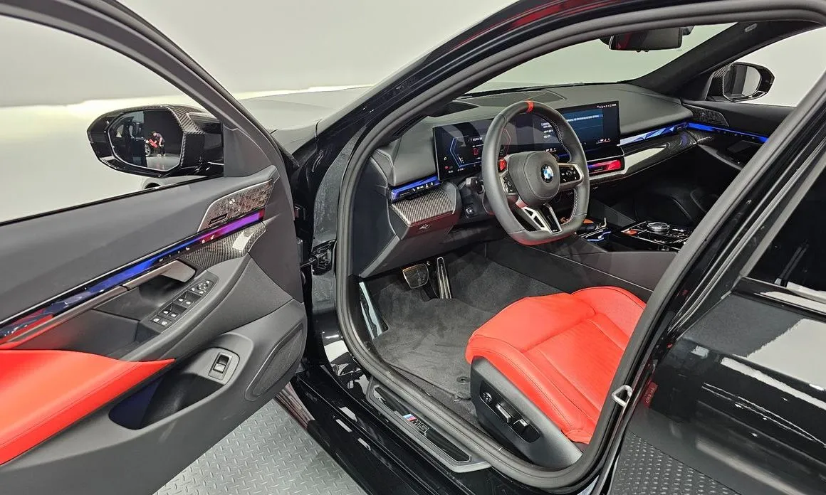 BMW M5 2025 из KR, фото 3