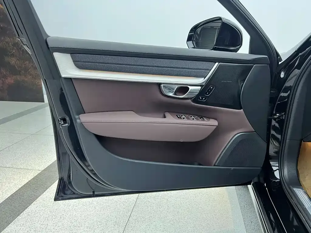 Volvo S90 — фото 8