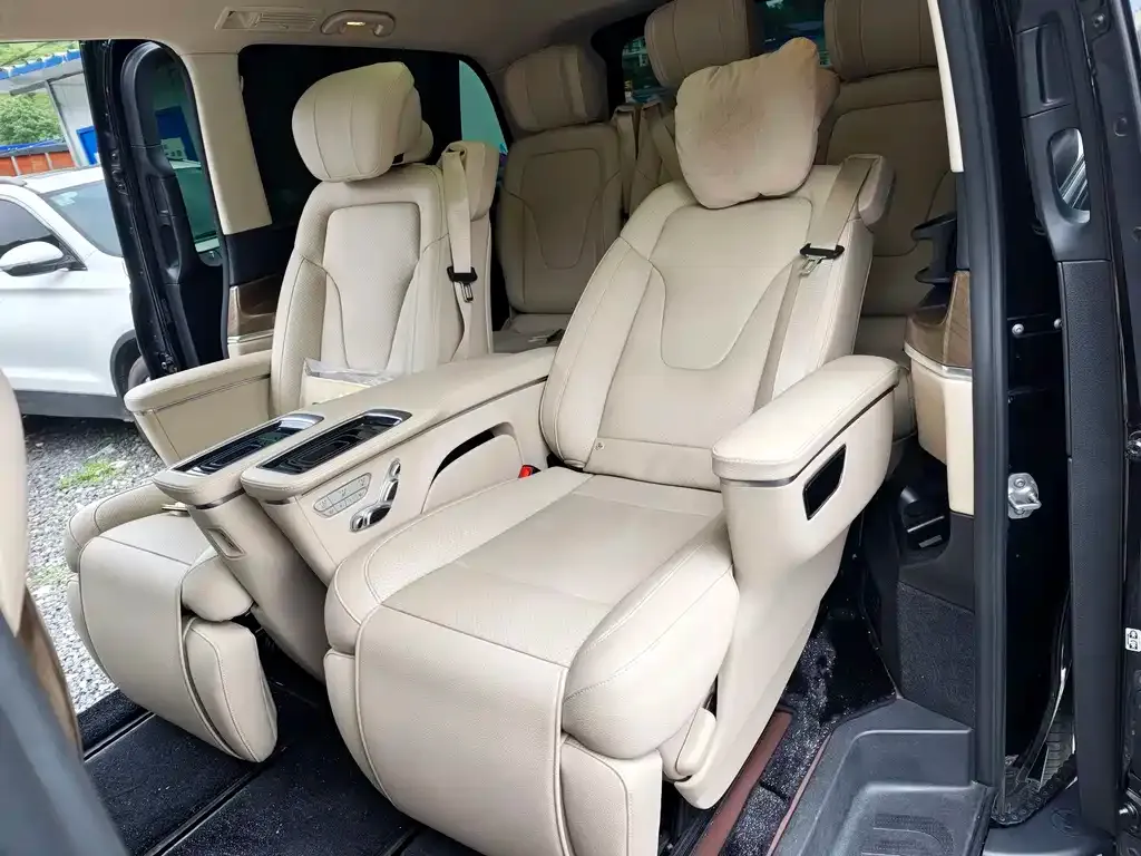 Mercedes-Benz V-Class 2023 из CN, фото 2
