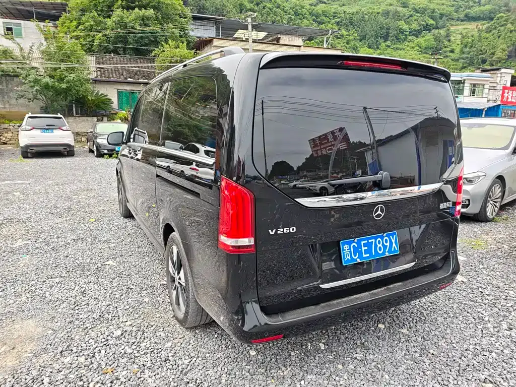 Mercedes-Benz V-Class 2023 из CN, фото 5