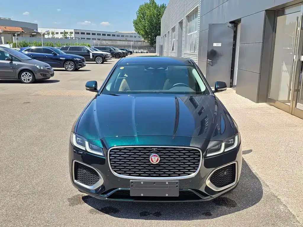 Jaguar XFL — фото 10