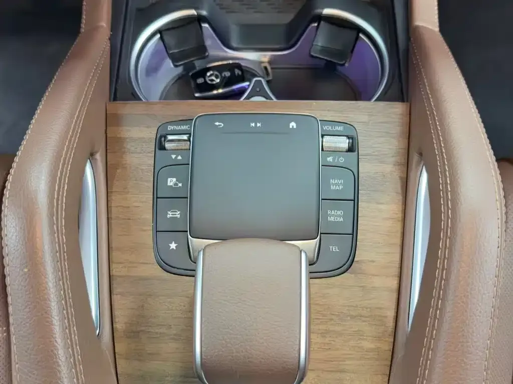 Mercedes-Benz GLS — фото 4
