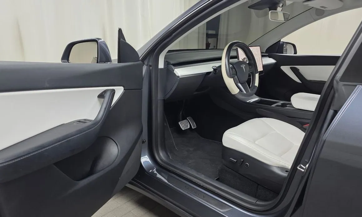 Tesla Model Y 2021 из KR, фото 8