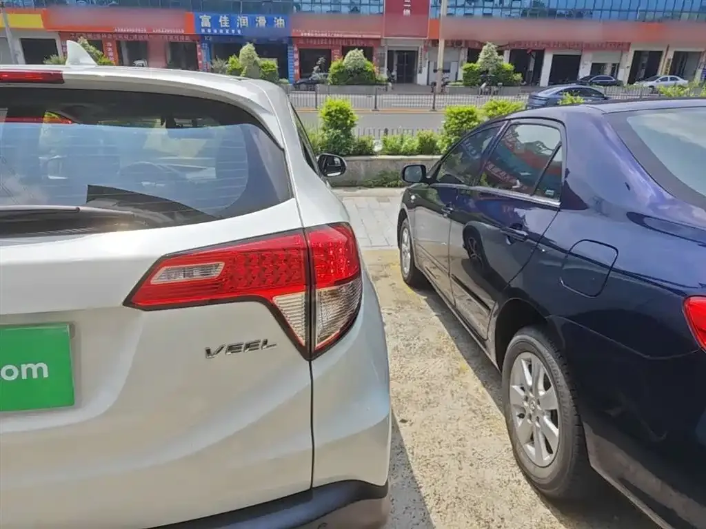 Honda Vezel 2021 из CN, фото 10