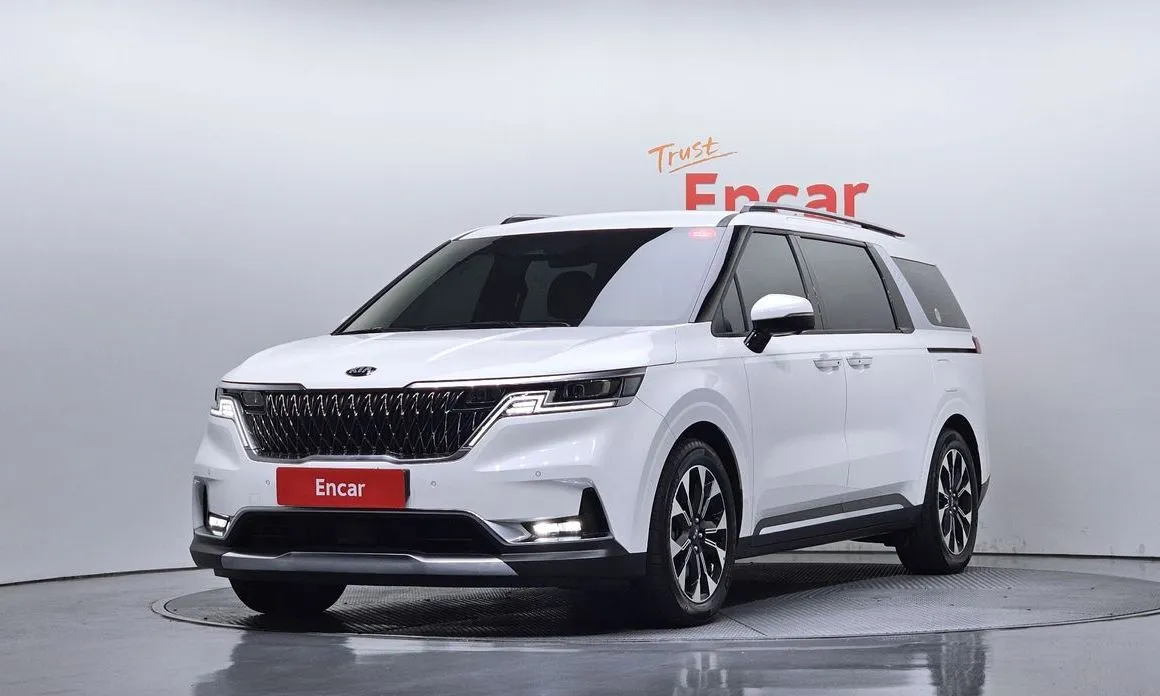 Kia Carnival — фото 1