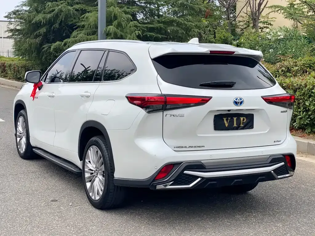 Toyota Highlander — фото 8
