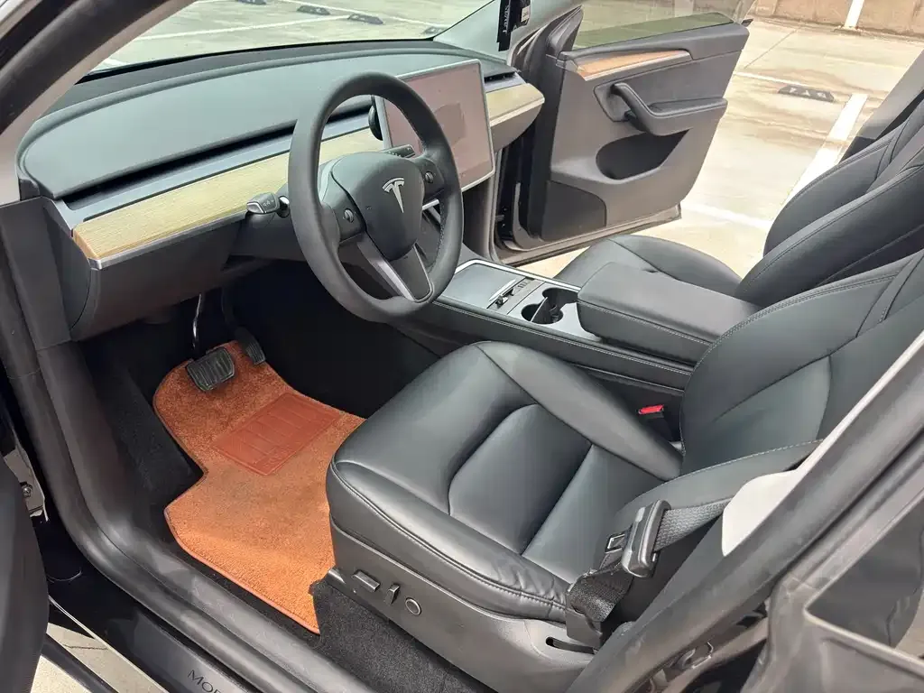Tesla Model Y — фото 7
