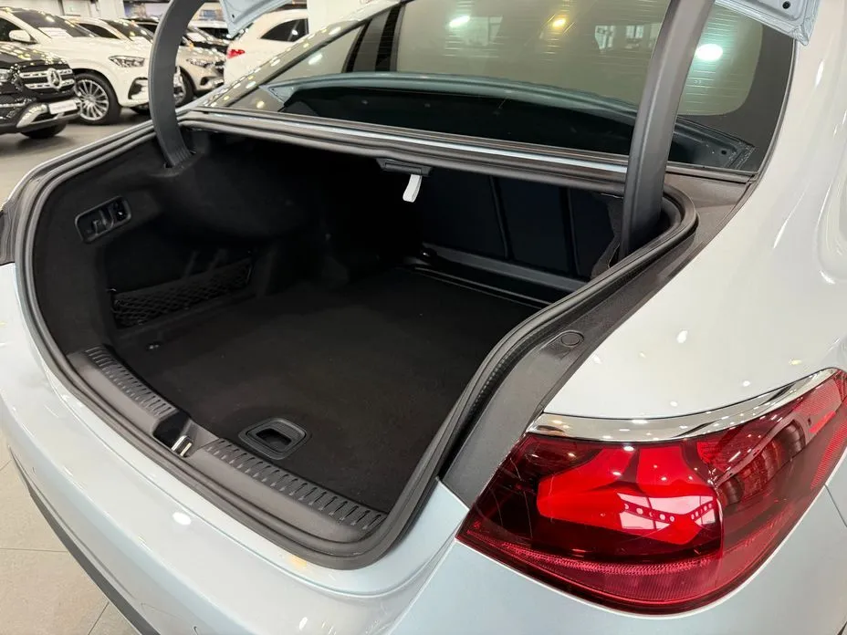 Mercedes-Benz E-Class 2024 из KR, фото 10