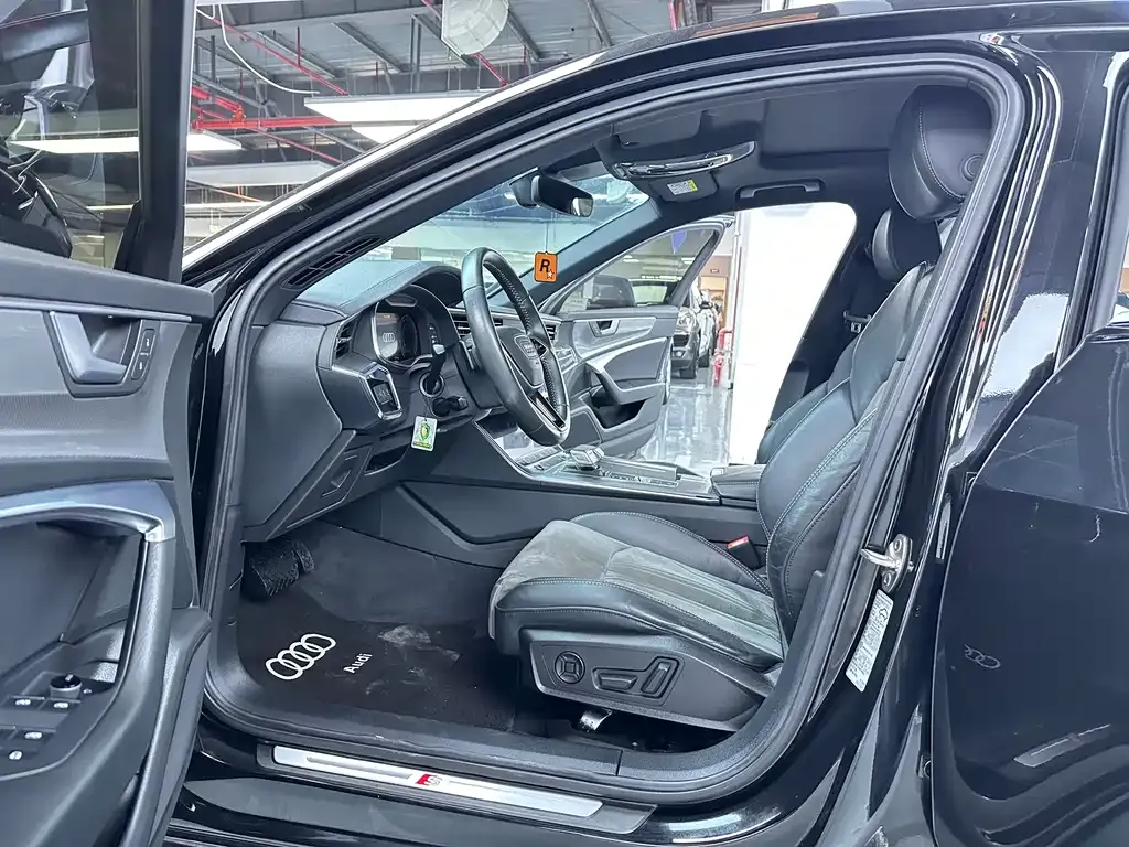 Audi A6L 2021 из CN, фото 7
