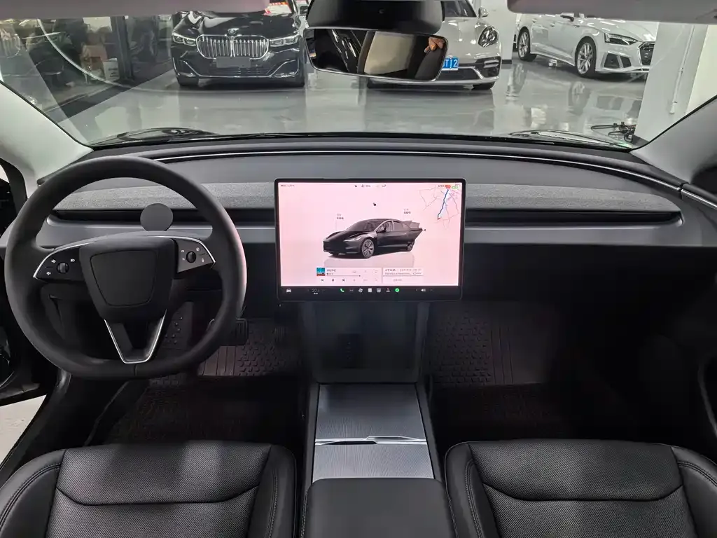Tesla Model 3 — фото 8