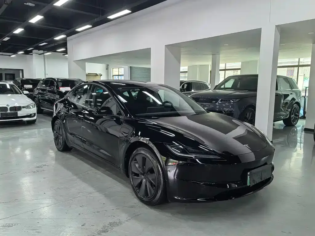 Tesla Model 3 — фото 5