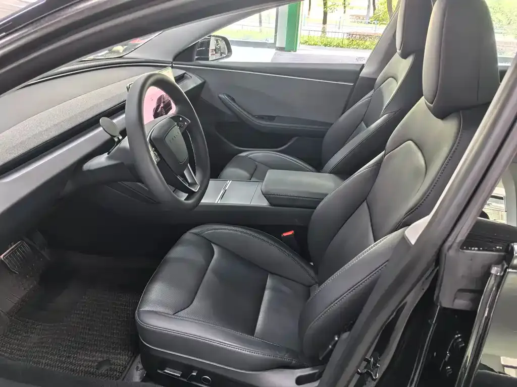 Tesla Model 3 — фото 10