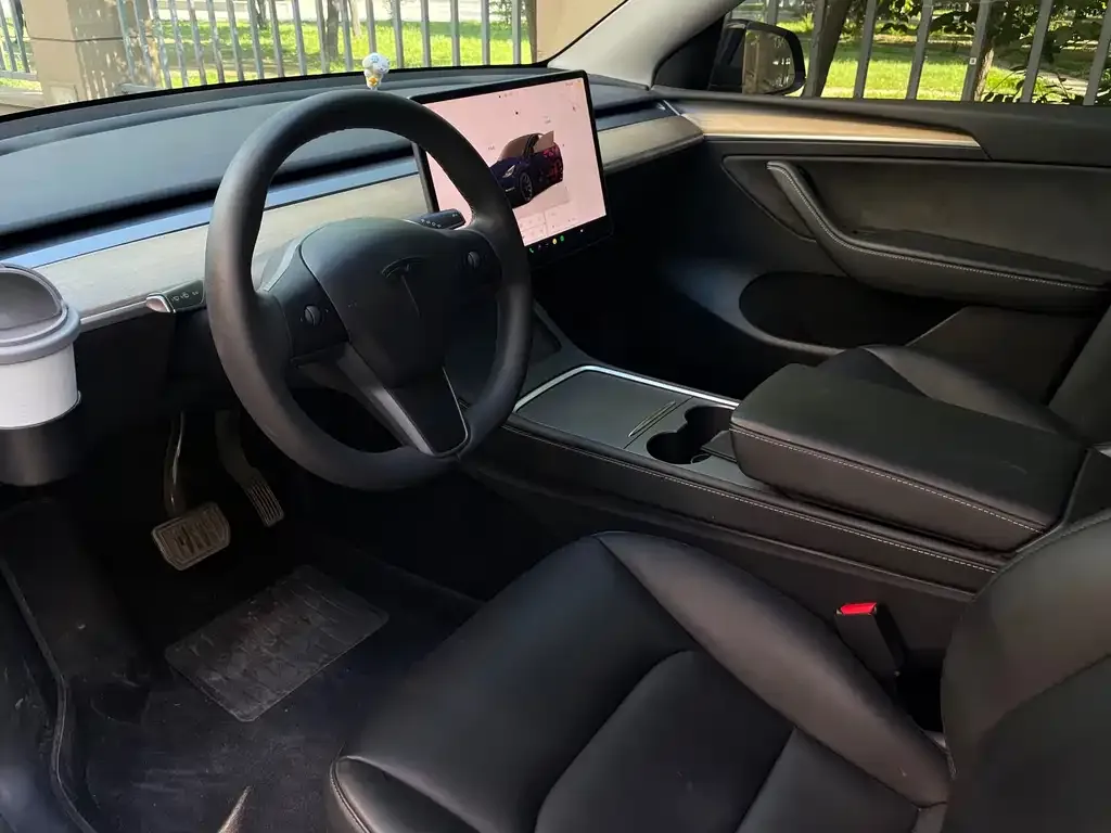 Tesla Model Y — фото 4
