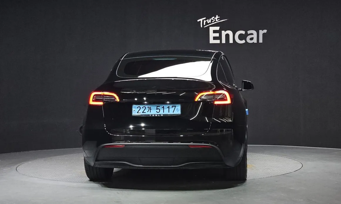 Tesla Model Y — фото 9