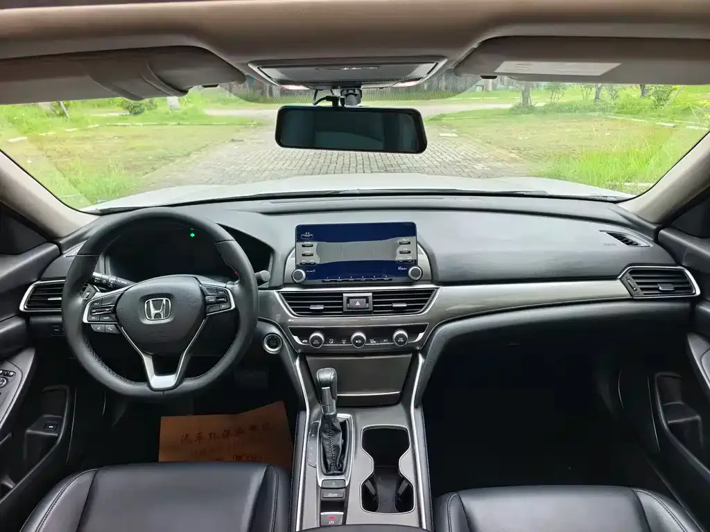 Honda Accord — фото 6