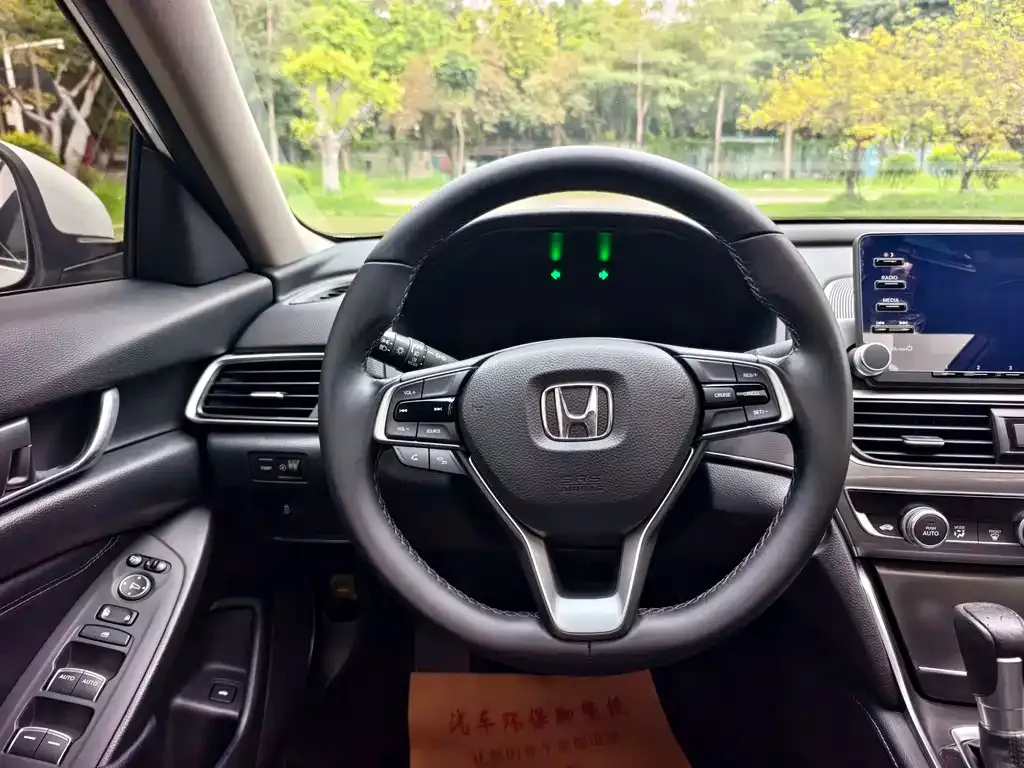 Honda Accord — фото 9