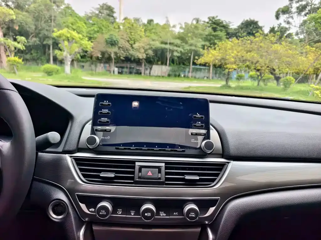 Honda Accord — фото 3