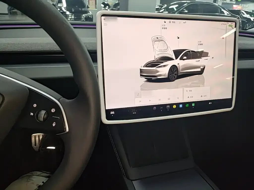 Tesla Model 3 — фото 5