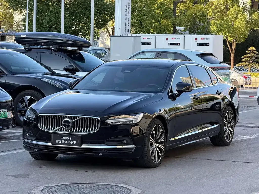 Volvo S90 — фото 1