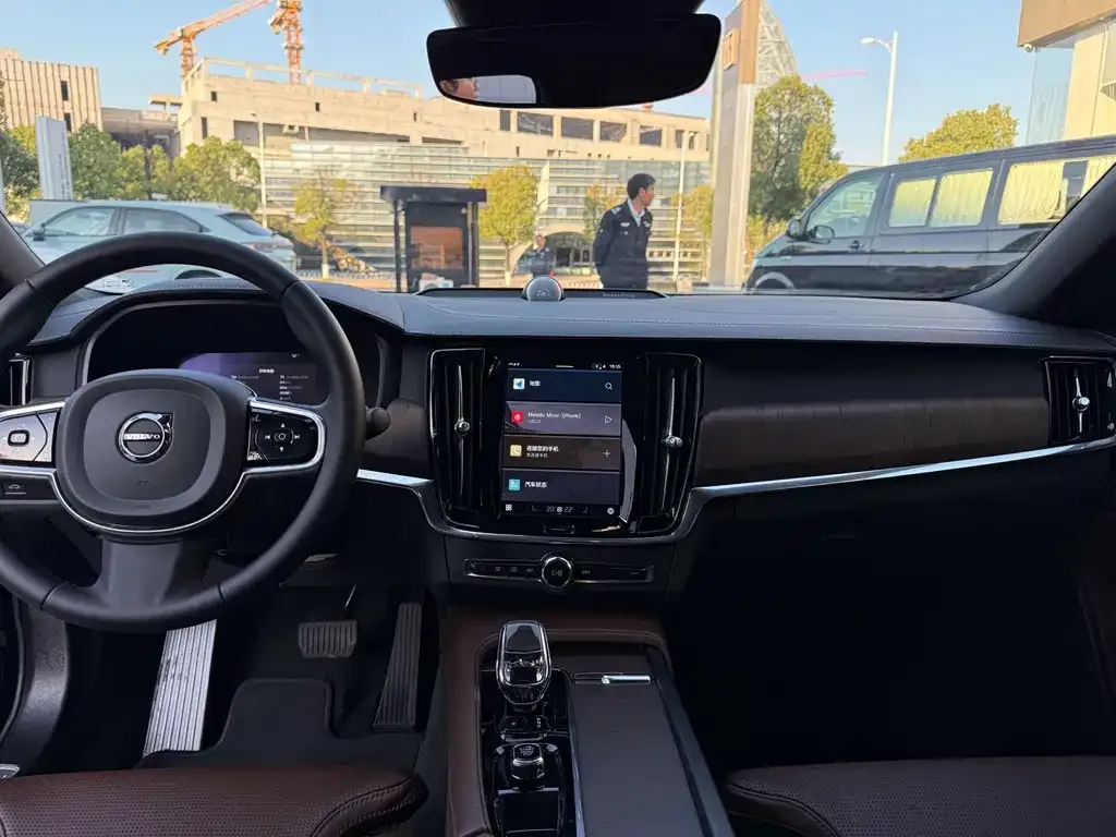Volvo S90 — фото 8