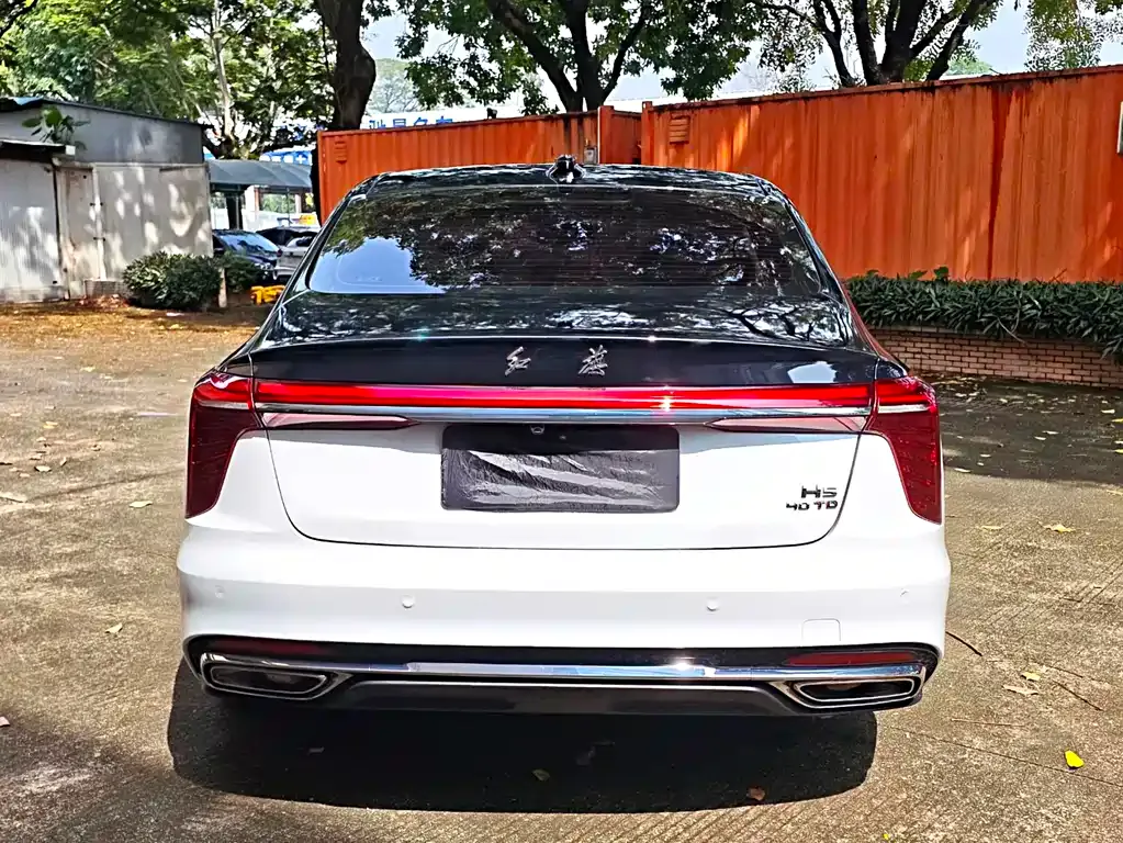 Hongqi H5 — фото 10