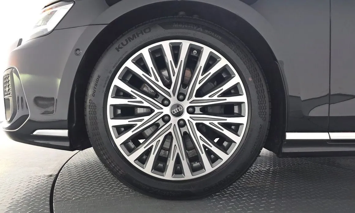 Audi A8 2023 из KR, фото 10