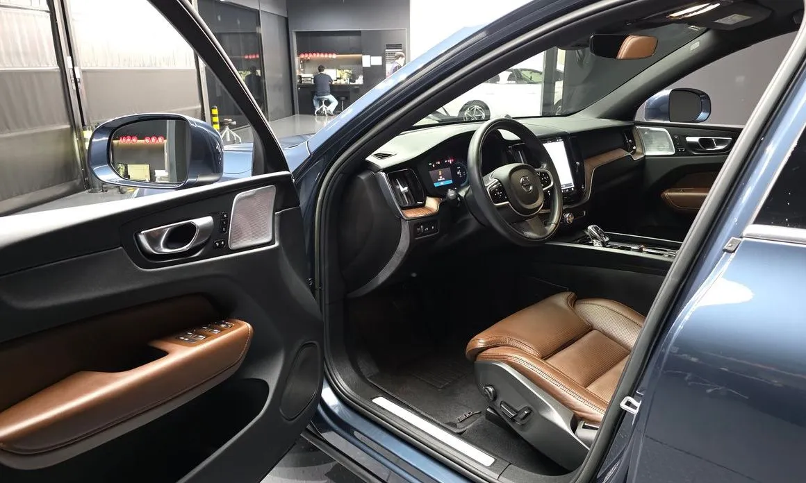 Volvo XC60 2022 из KR, фото 5