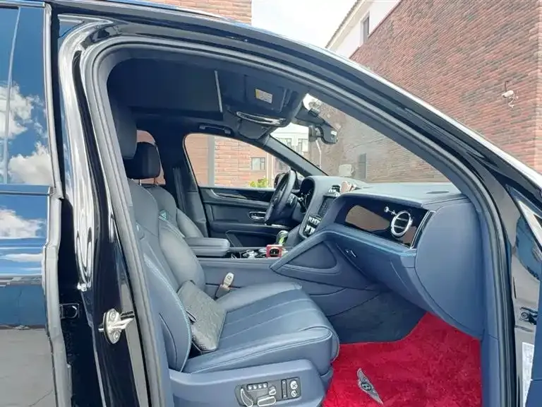 Bentley Bentayga 2021 из CN, фото 3