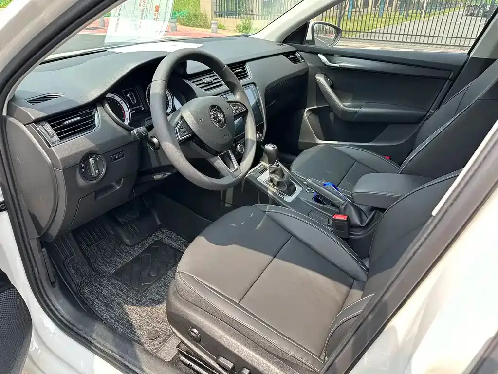 Skoda Octavia 2022 из CN, фото 7