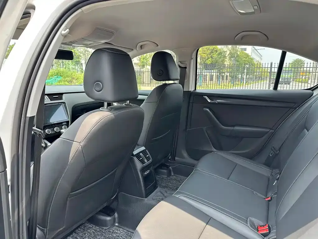Skoda Octavia 2022 из CN, фото 3