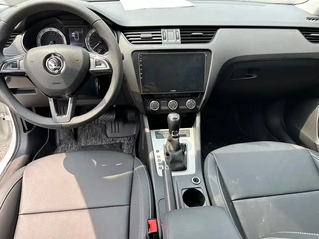 Skoda Octavia 2022 из CN, фото 4