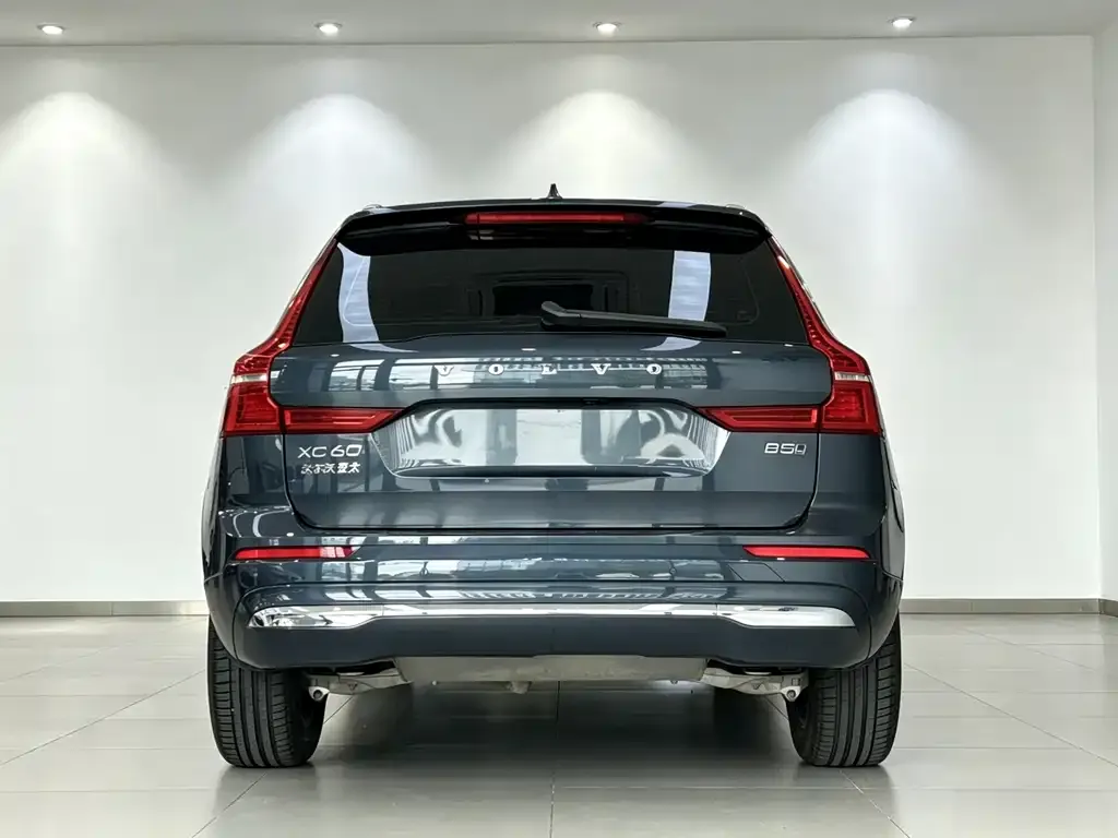 Volvo XC60 — фото 7