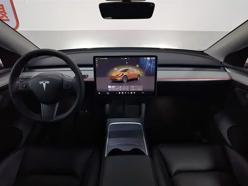 Tesla Model Y — фото 5