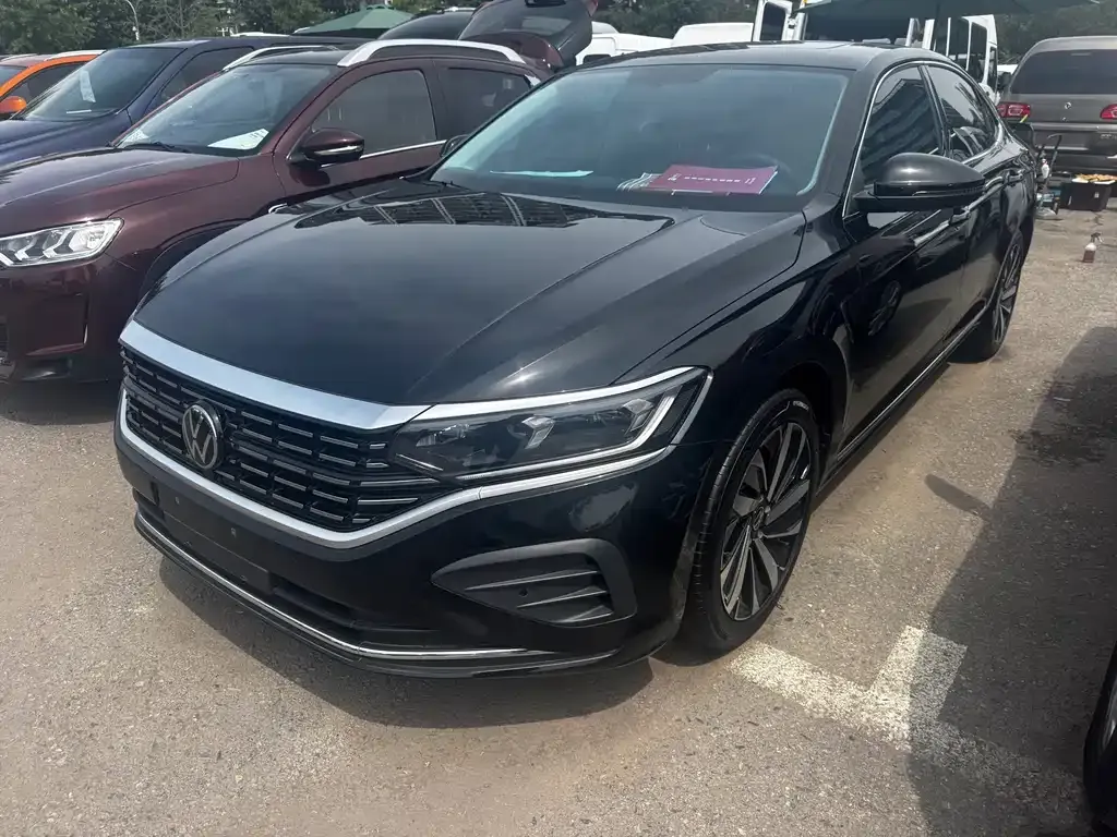 Volkswagen Passat — фото 1