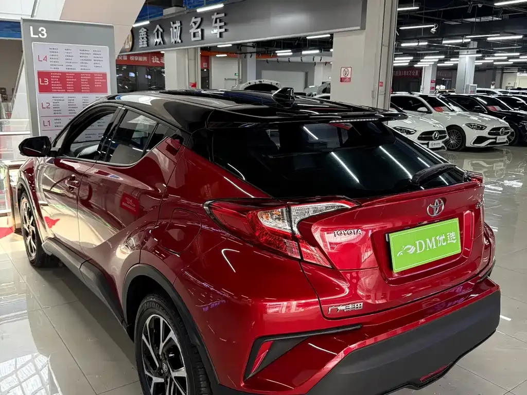 Toyota C-HR — фото 8