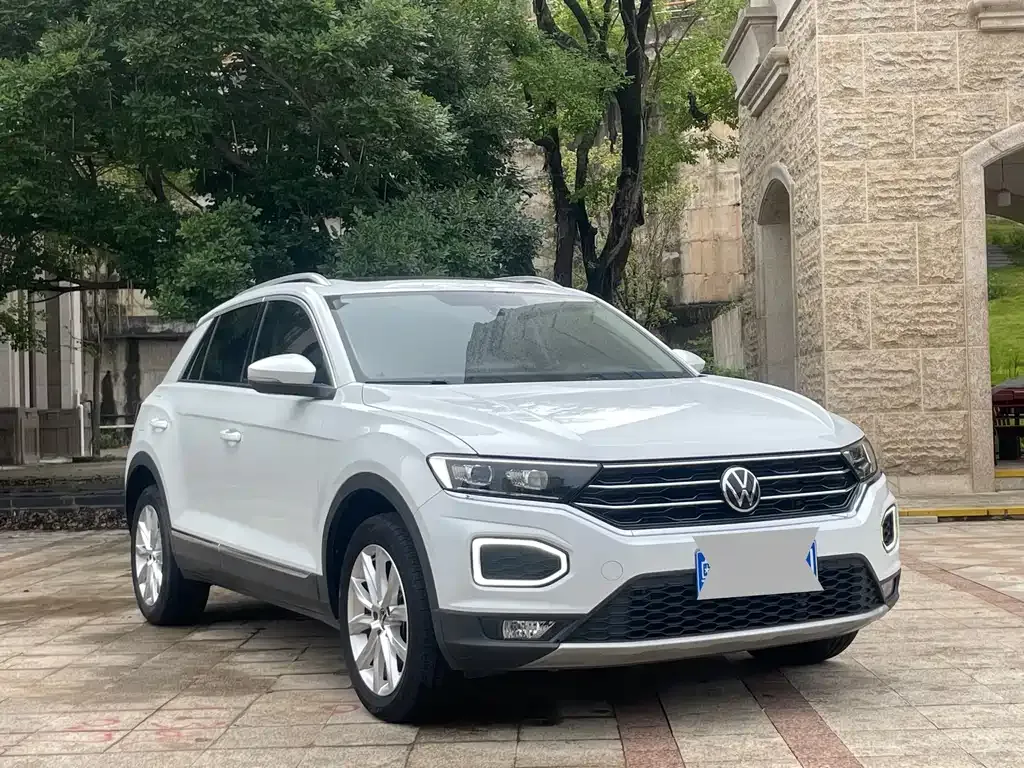 Volkswagen T-Roc — фото 9
