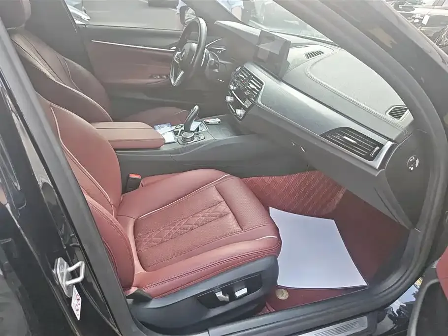 BMW 5 Series — фото 10